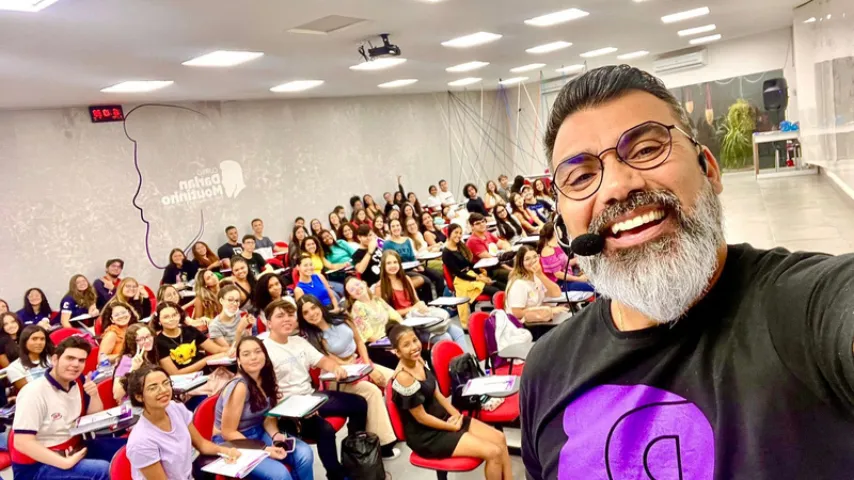 Auditório cheio em simuladão